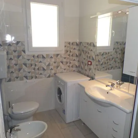 Modern And Equipped With Enclosed Garden Bibione