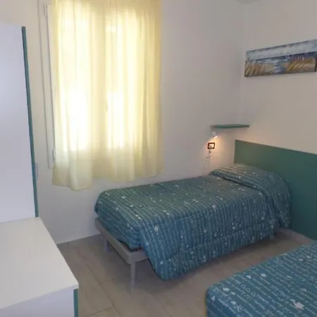 Modern And Equipped With Enclosed Garden Apartment *