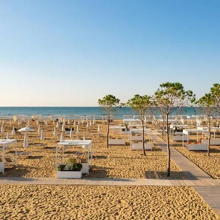 Modern And Equipped With Enclosed Garden * Bibione
